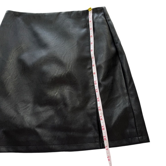 NWT TOPSHOP Faux Leather Mini Skirt Vegan Leather Split Party Holiday 4 Small - Picture 13 of 13